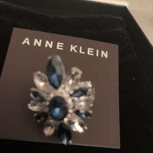 Anne Klein silver ring with blue crystal stones